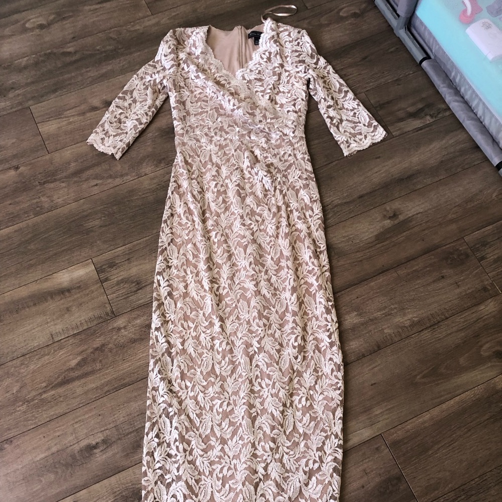 Jessica Howard nude Lace Maxi Dress with Three-Quarter Sleeves